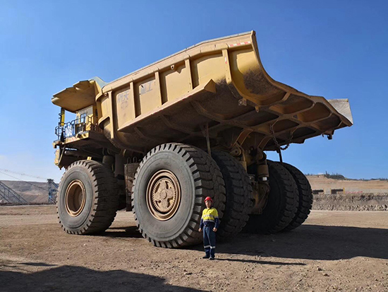Excellent Performance of the Largest LUAN Earth Moving Tire 59/80R63 Running on Coal Mines