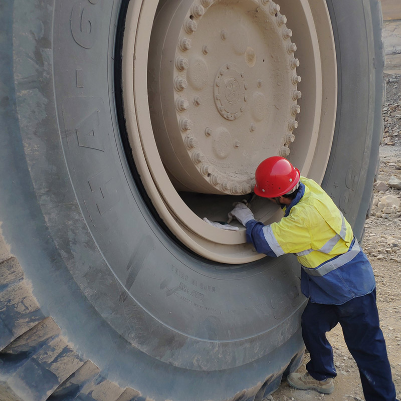 Stunning Performance of 59/80R63 Luan OTR Tyre in Coal Mines